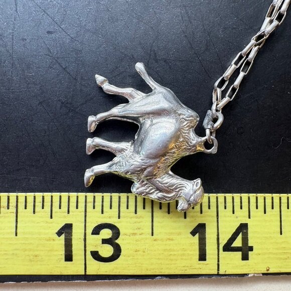 VTG Silver Tone Three Dimensional Camel Pendant Necklace Size 22.5" Length - Picture 10 of 10